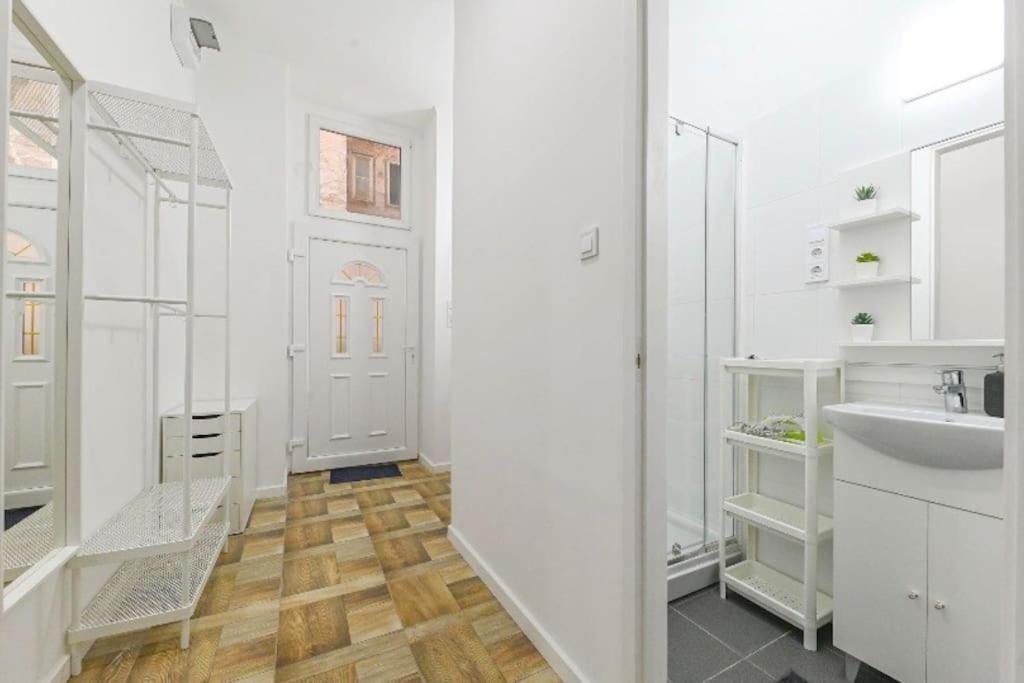 2 Bedroom Flat In Damjanich Str., Hirsch Βουδαπέστη Εξωτερικό φωτογραφία