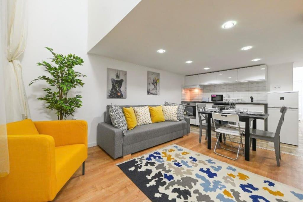 2 Bedroom Flat In Damjanich Str., Hirsch Βουδαπέστη Εξωτερικό φωτογραφία